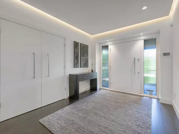 Vancouver, BC V6K 1H5,3262 W 1st AVE