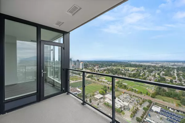 Surrey, BC V3T 0V4,10750 135a ST #3908