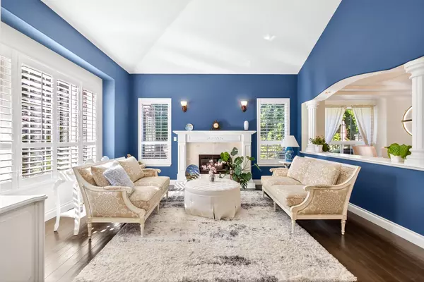 Surrey, BC V4P 2J8,14055 29a AVE