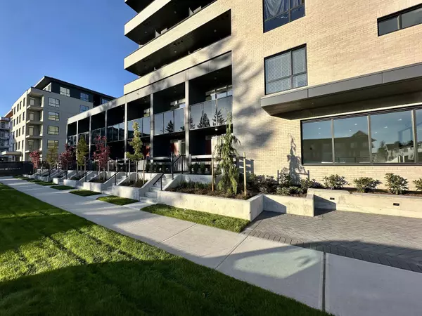 Surrey, BC V4N 6Y6,8509 158 ST #428