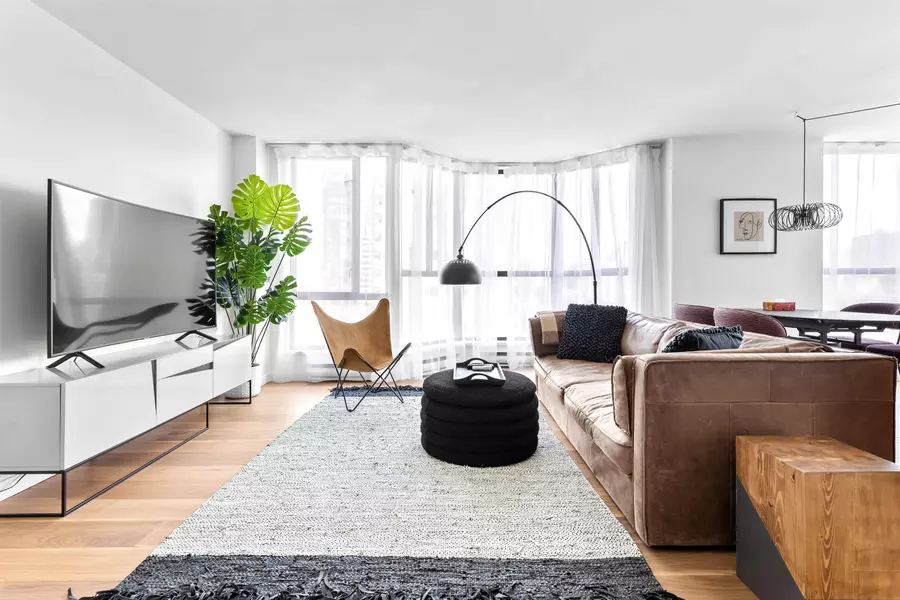 789 Jervis ST #903, Vancouver, BC V6E 2B1