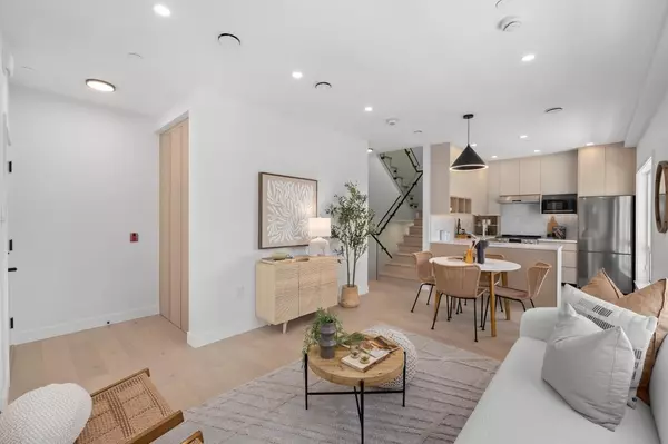 Burnaby, BC V5C 2L5,3800 Pender ST #1