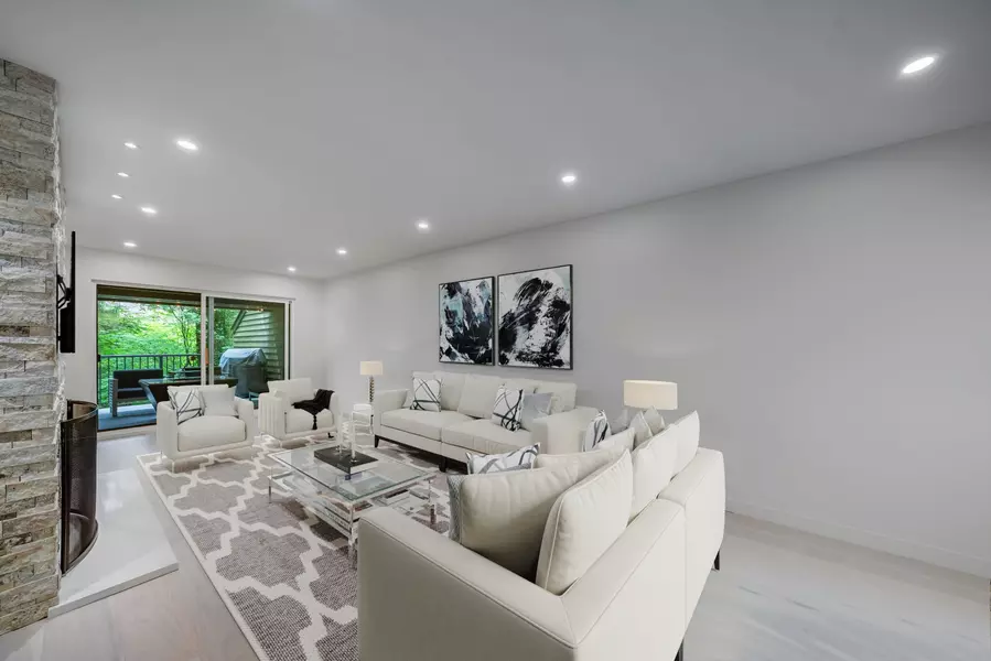 867 Frederick RD, North Vancouver, BC V7K 2Y5
