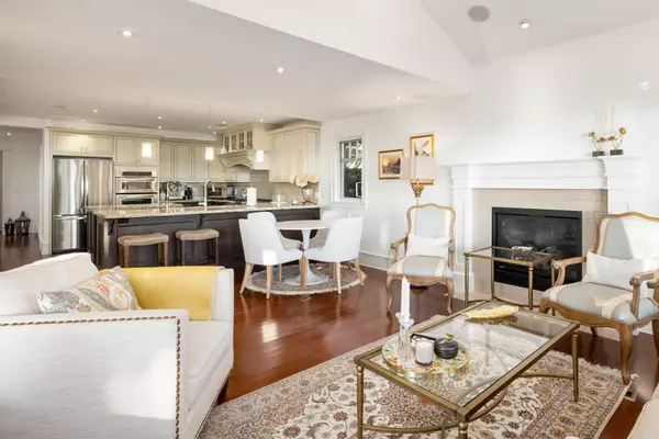 2623 Lawson AVE West Vancouver, BC V7V 2G3