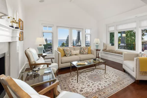 2623 Lawson AVE West Vancouver, BC V7V 2G3