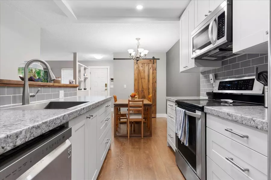 34909 Old Yale RD #1621, Abbotsford, BC V3G 2E7