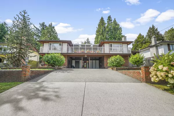 5174 Dennison DR, Delta, BC V4M 1R8