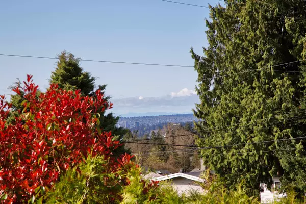 North Vancouver, BC V7N 2K8,445 W Queens RD