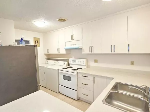 North Vancouver, BC V7N 2L5,849 Westview CRES