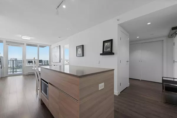 988 Quayside DR #1901 New Westminster, BC V3M 0L5