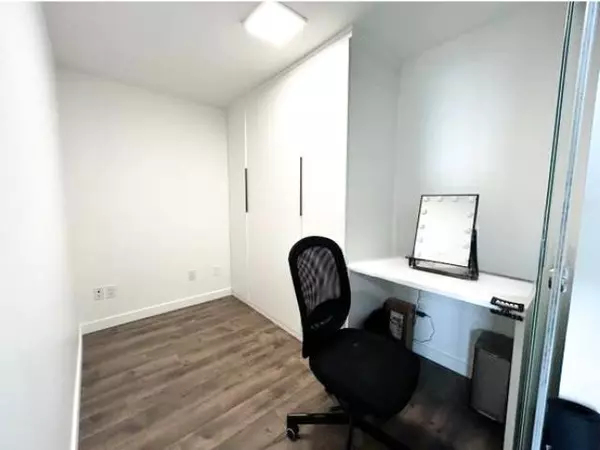 Burnaby, BC V5C 0M4,4488 Juneau ST #709