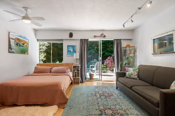 Vancouver, BC V5T 4C9,36 E 14th AVE #109