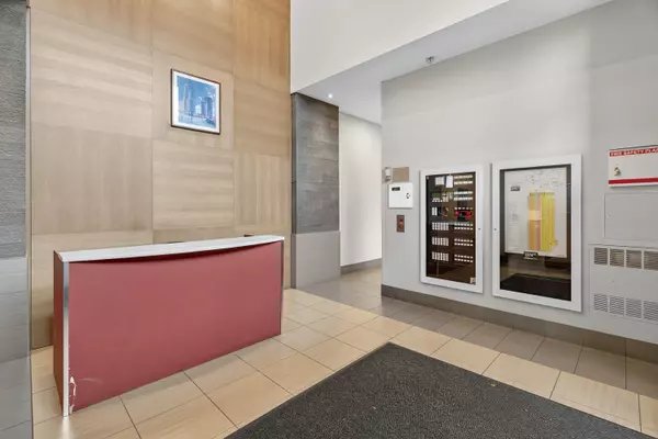 Surrey, BC V3T 0E6,10777 University DR #1105