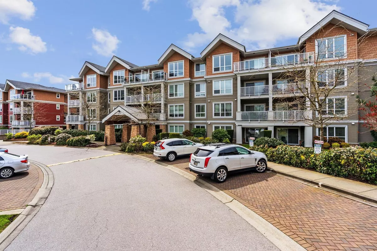 Surrey, BC V4N 6J7,6440 194 ST #403