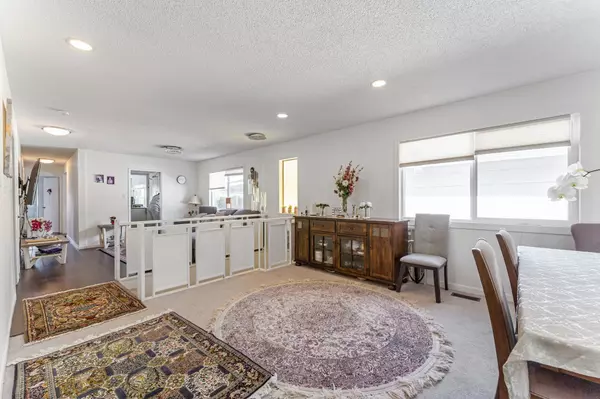 North Vancouver, BC V7M 2T4,1949 Mahon AVE