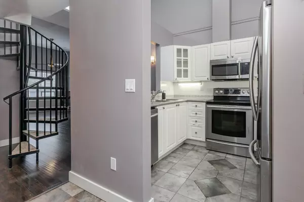 Surrey, BC V3T 5V5,14377 103 AVE #415