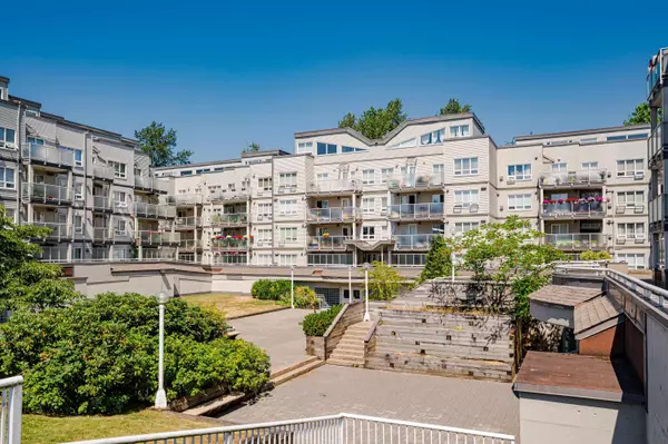 Surrey, BC V3T 5V5,14377 103 AVE #415