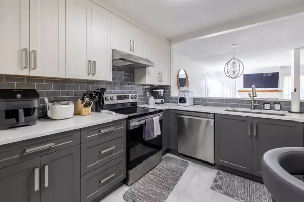 15275 19 AVE #217 Surrey, BC V4A 1X6