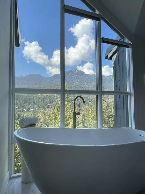 Whistler, BC V8E 0M8,2221 Gondola WAY #8