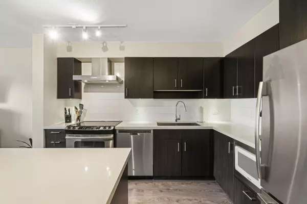 New Westminster, BC V3L 0G5,500 Royal AVE #607