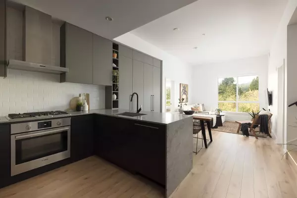 Port Moody, BC V3H 0L9,3131 Murray ST #618