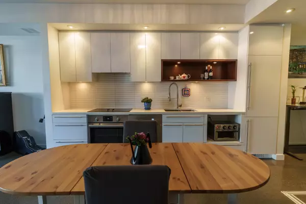 260 E 2nd AVE, Vancouver, BC V5T 1B7