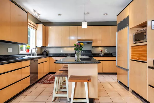 5062 Granville ST Vancouver, BC V6M 3B4