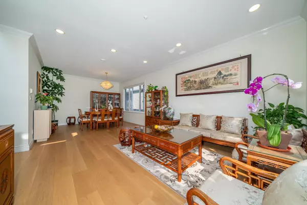 Vancouver, BC V6P 2L2,763 W 64th AVE