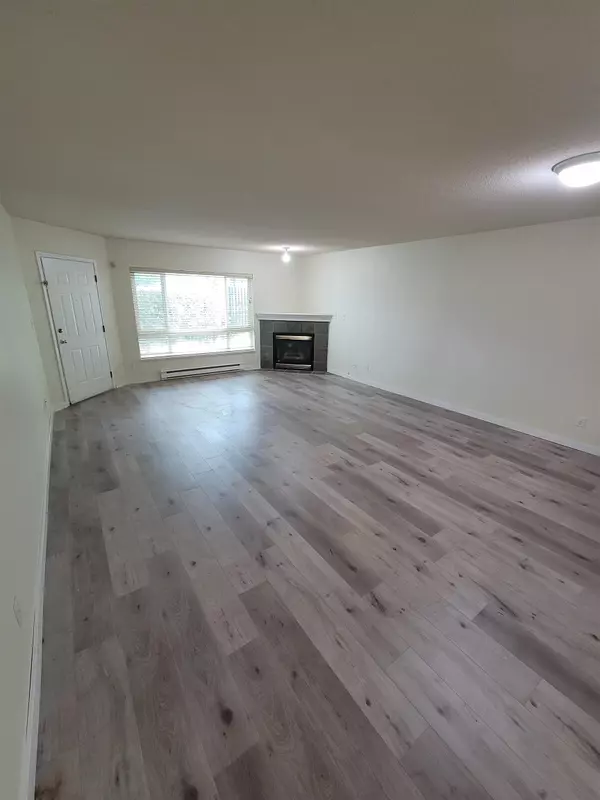 Surrey, BC V3W 0T6,13670 84 ST #1