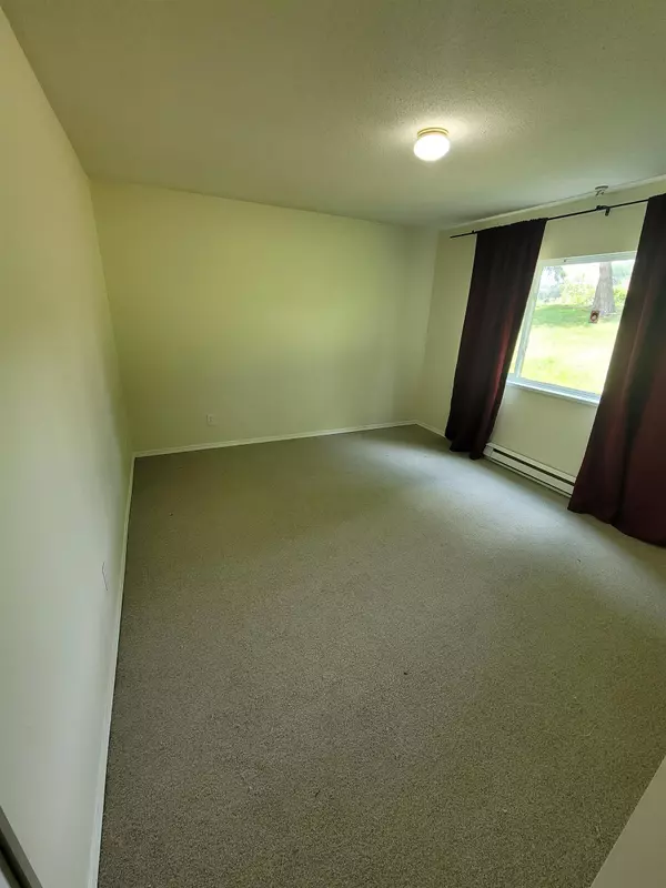 Surrey, BC V3W 0T6,13670 84 ST #1