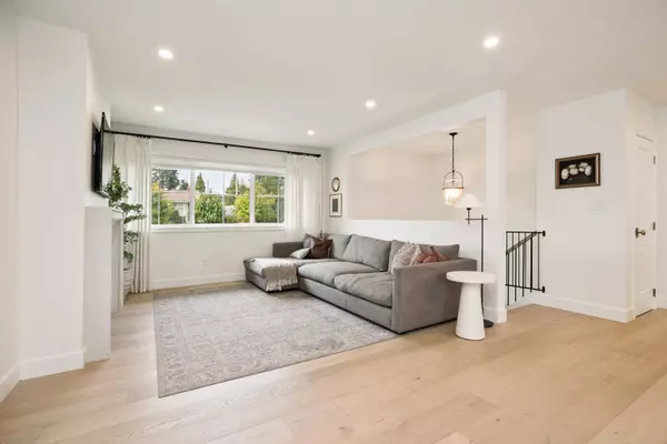 Coquitlam, BC V3K 2Y8,2250 Gale AVE