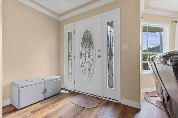 Hope, BC V0X 1L1,65885 Ogilview DR