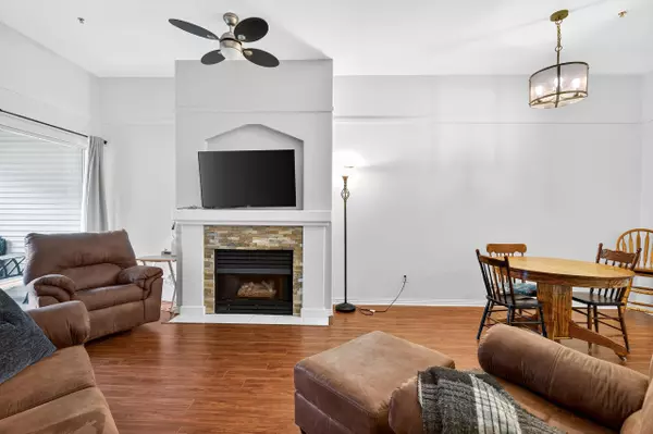 Surrey, BC V3S 8P4,19528 Fraser HWY #322