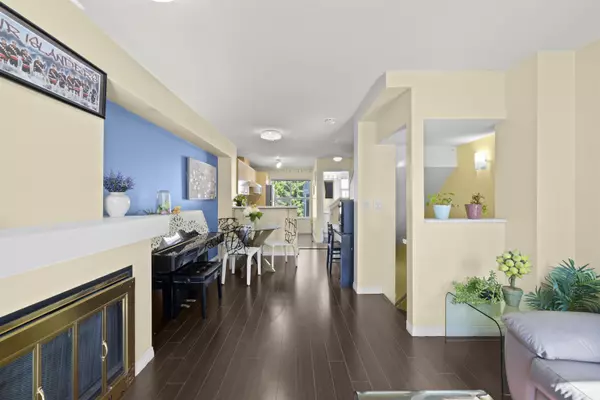 Richmond, BC V7C 5S9,7111 Lynnwood DR #3