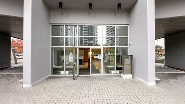 Surrey, BC V3T 0A8,13618 100 Avenue AVE #2910