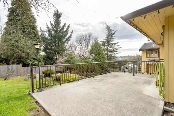 Coquitlam, BC V3K 1K5,1874 Hillside AVE