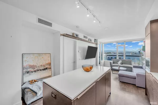 5233 Gilbert RD #1007 Richmond, BC V7C 0B3