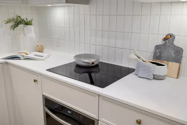 Coquitlam, BC V3K 2J4,708 Edgar AVE #109