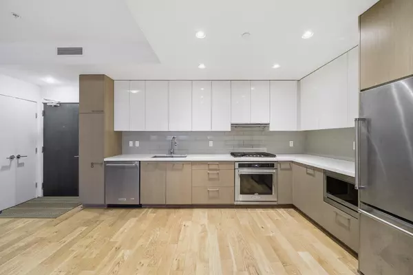 Richmond, BC V6X 0M3,5311 Cedarbridge WAY #132