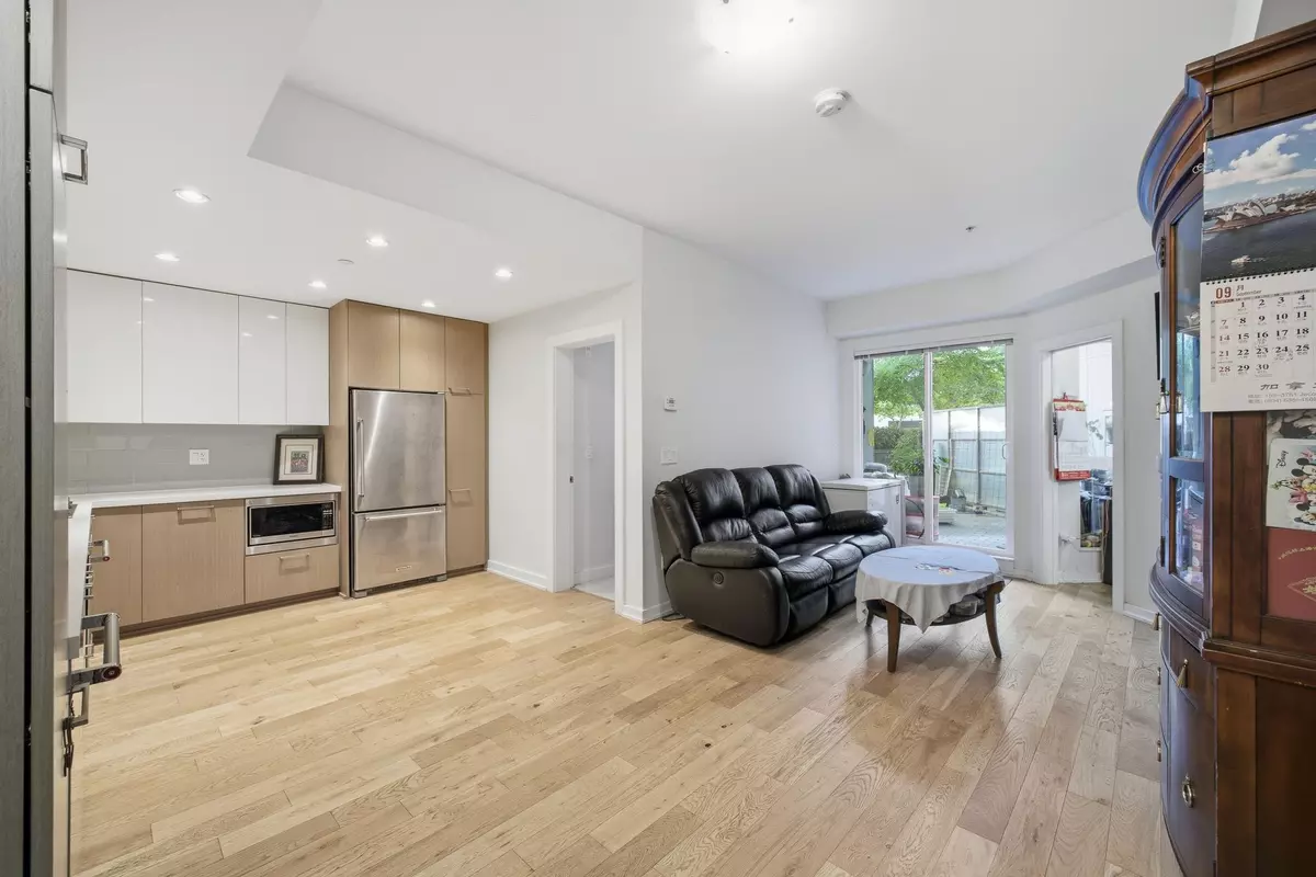 Richmond, BC V6X 0M3,5311 Cedarbridge WAY #132