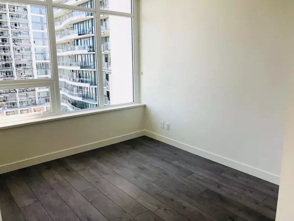 Surrey, BC V3T 1V4,13318 104 AVE #1205