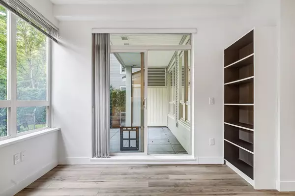 Port Moody, BC V3H 5K4,801 Klahanie DR #127