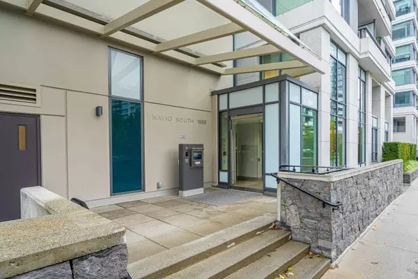 Vancouver, BC V6A 0H4,1688 Pullman Porter ST #404