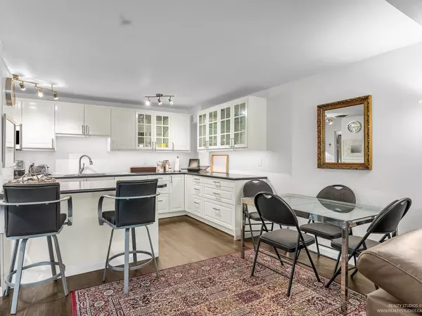 Vancouver, BC V6M 2E1,2146 W 43rd AVE #3