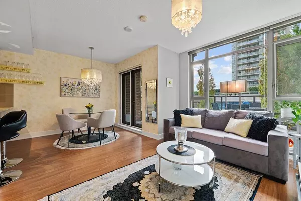 Coquitlam, BC V3B 7W4,1155 The High ST #306