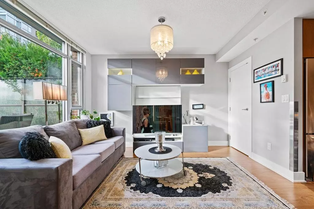 Coquitlam, BC V3B 7W4,1155 The High ST #306