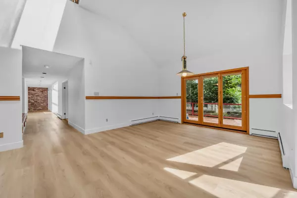 North Vancouver, BC V7J 3P4,2901 Allan RD