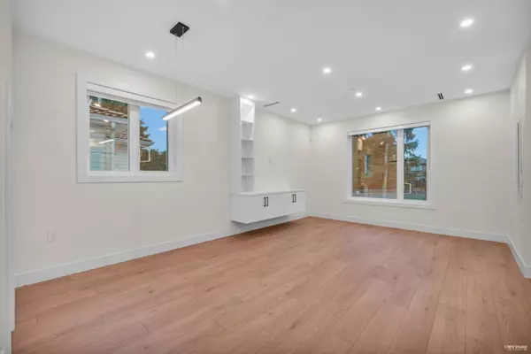 Vancouver, BC V5R 5A1,3090 Vanness AVE #1