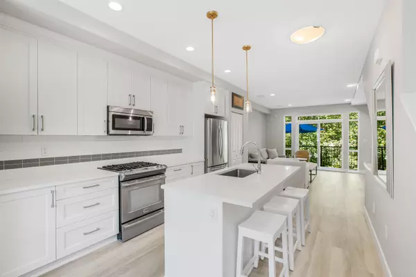 Surrey, BC V3Z 6T5,3039 156 ST #61