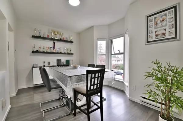 Surrey, BC V3W 0T4,13918 72 AVE #215